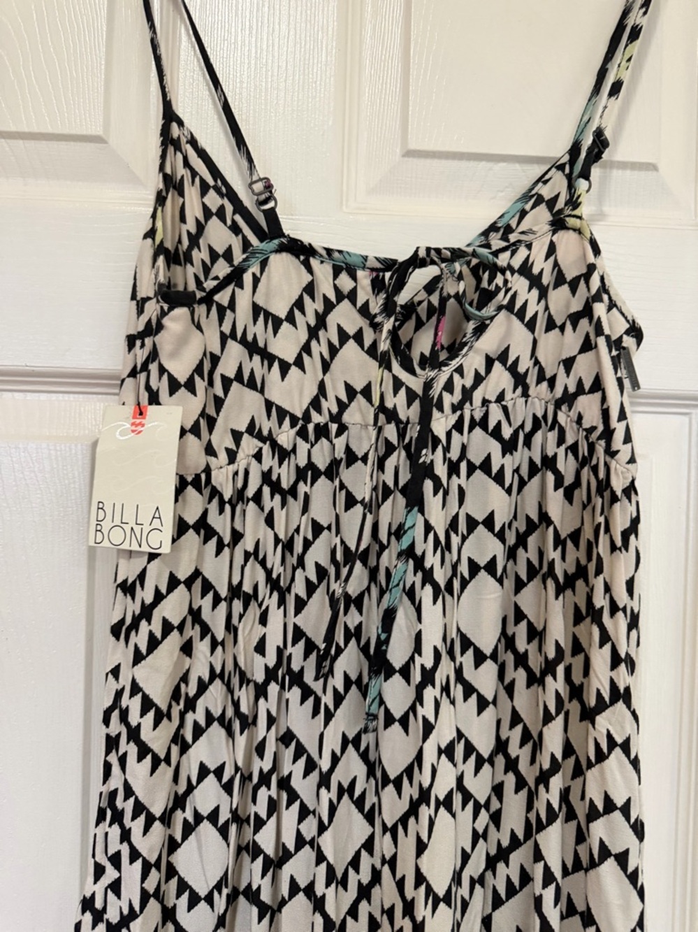 Billabong Brighter Than Black and Beige Print Maxi Dress NWT - Picture 9 of 9